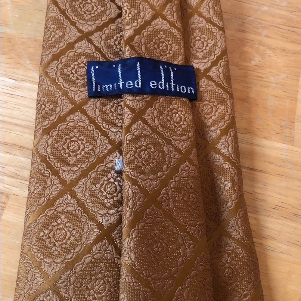 Briar VTG Limited Edition Gold-Brown Patterned Tie